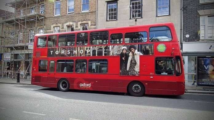 bus-red-oxford-4668977_1280