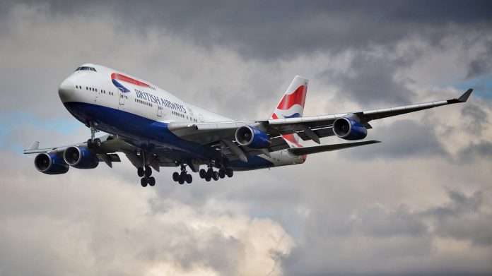 the-plane-3357764_1280