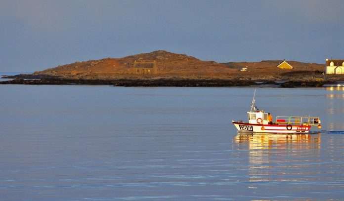 fishing-boat-4667592_1280