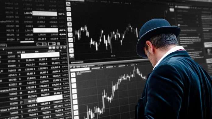 trader-5129770_1280 stock exchange