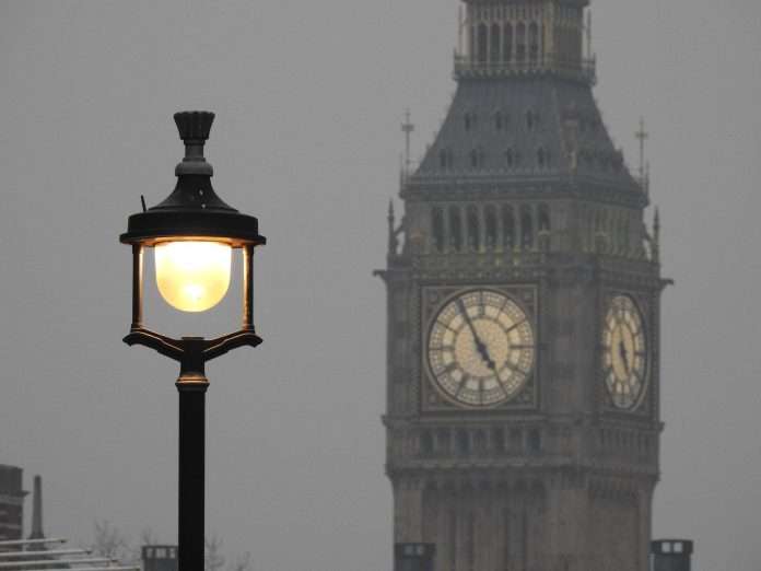 street-lamp-2059719_1920
