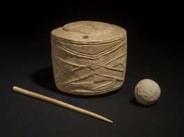 British museum announces ‘important’ discovery of pre-historic art found in children’s grave