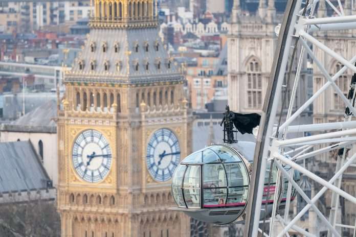 Batman - London Eye stunt