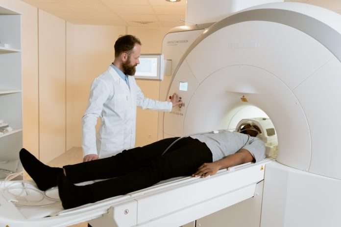 mri scan pexels-mart-production-7089336