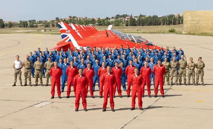 red arrows RED-20240502-324-Squadron Group-003.jpg.iCfowuziMWcPtcVjYBMA.p01ohhW7mA