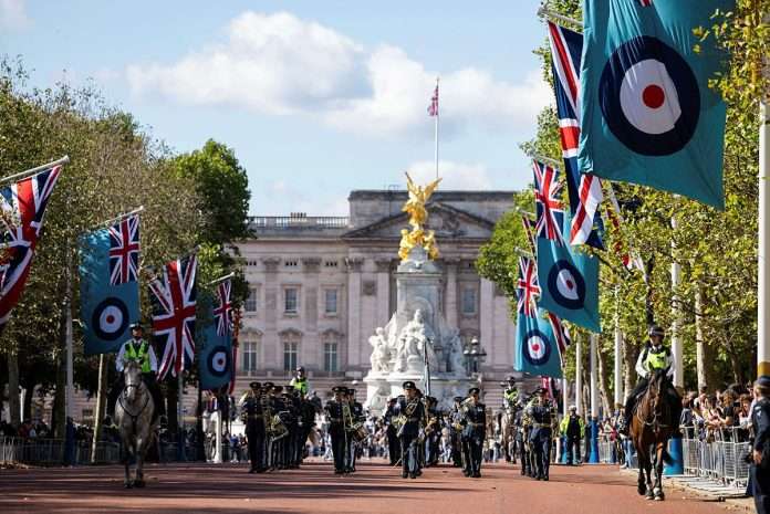NHT-20250905-209-Changing of the Guard Buckingham Palace-0137.jpg.iCfb6bf2MV-_W-1jYBMA.as7EjdCyIa